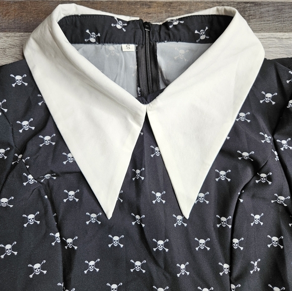 HALLOWEEN - Wednesday Adam's Costume Small Black Dress White collar skulls - Picture 2 of 8